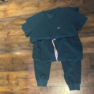 Blue figs scrub set in medium